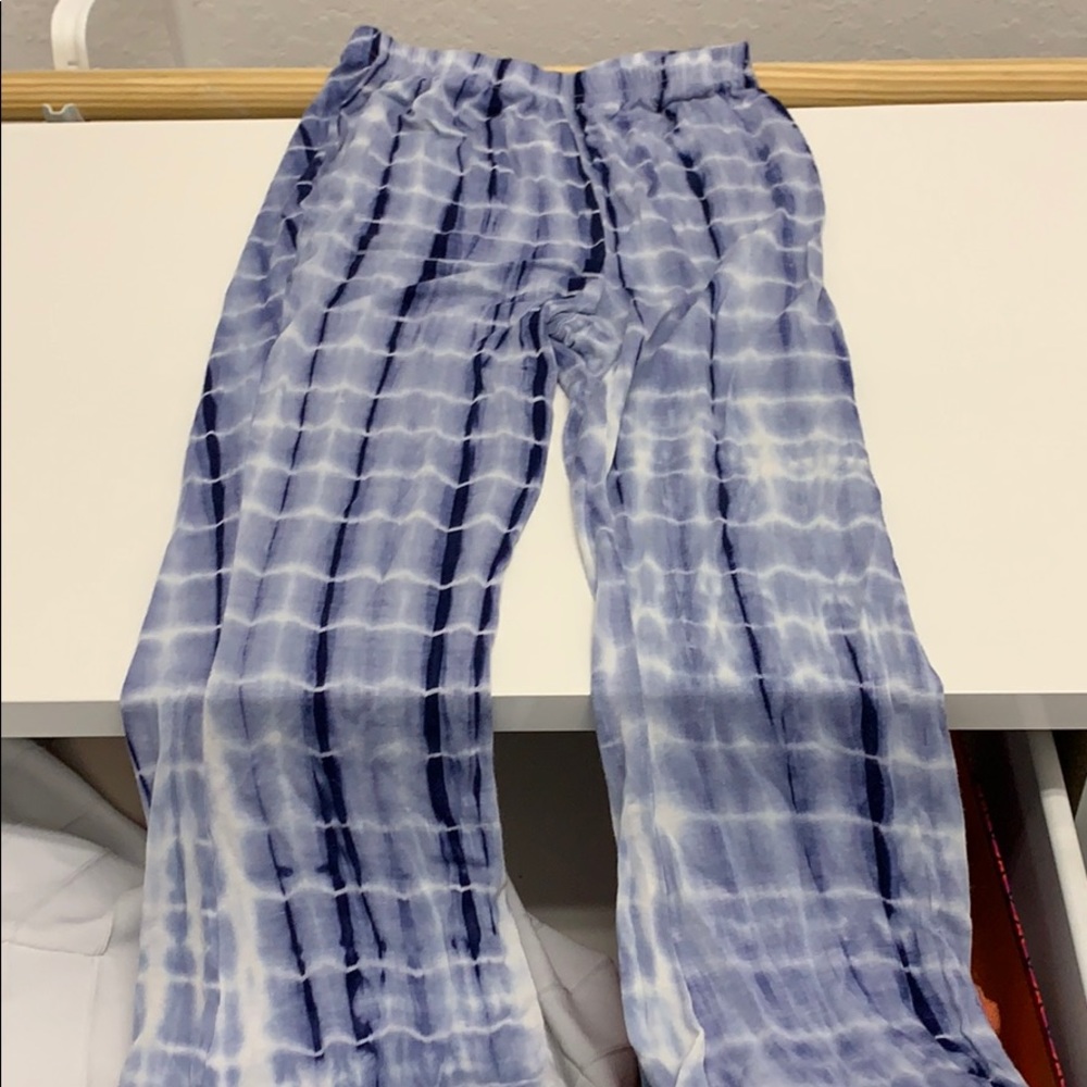 blue and white pattern plazo pants and bandeau set - Picture 3 of 3